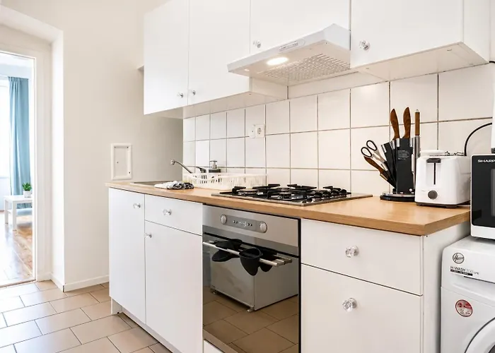 Comfy 2br Very Central, 10 Min To Westbahnhof Apartment *