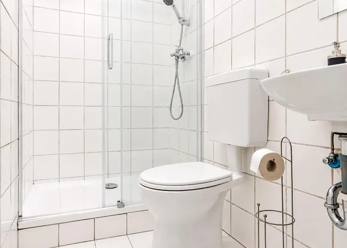 Apartment Comfy 2br Very Central, 10 Min To Westbahnhof Vienna